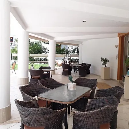 Souropanis Konukevi Kamena Vourla