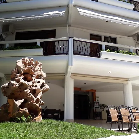 Souropanis Konukevi Kamena Vourla