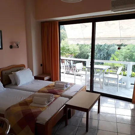 Souropanis 3* Kamena Vourla