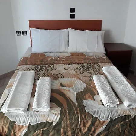 Konukevi Souropanis Kamena Vourla