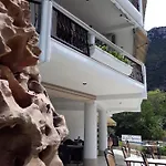 Souropanis 3* 卡梅纳维洛拉