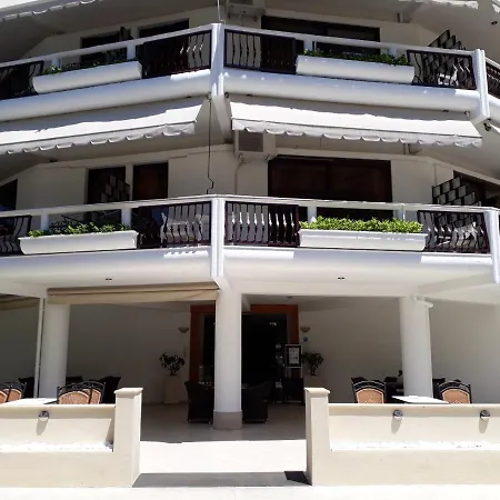 Studios Souropanis Guest house *