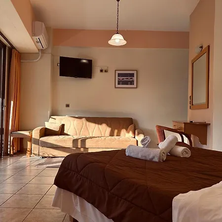 Souropanis 3* Καμένα Βούρλα